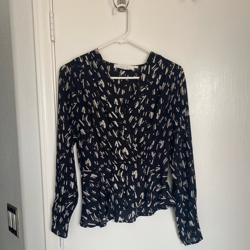 Astr The Label - Black/Cream lightweight blouse.